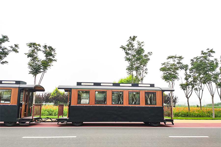 รถไฟจำลองไร้รางขนาดใหญ่สุดหรู