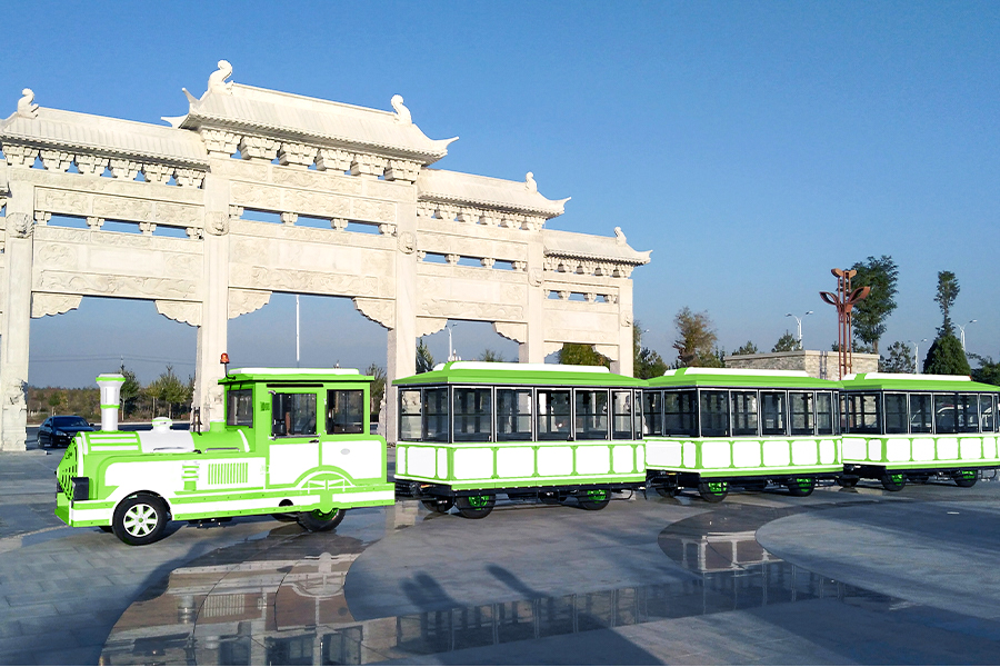 รถไฟชมวิวไร้รางขนาดใหญ่หรูหรา 20 ที่นั่งในตู้โดยสารแบบปิด